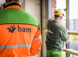 Honderd locaties krijgen door bouwconcern Bam aangelegde Shell laadpalen