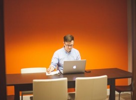 Normal_man-people-space-desk