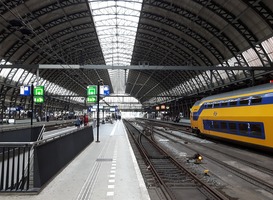 Amsterdam CS begint eind dit jaar met voorbereiding vernieuwing